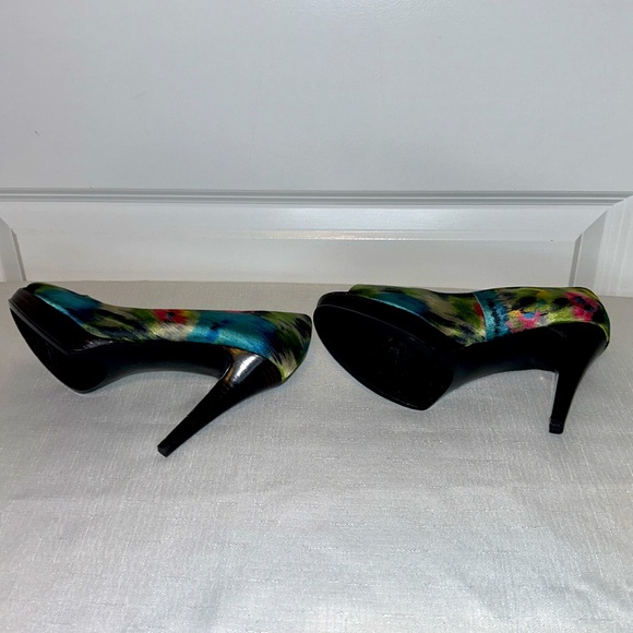 Bandolino Size 6 -BD7 Jamara Satin Watercolor Open Toe High Heel Stiletto - Picture 5 of 10